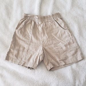 Honors Elastic Waistband Cream Shorts size M
